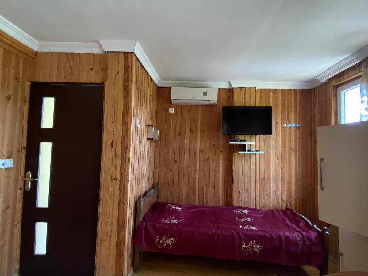 אורקי Guest House Mari מראה חיצוני תמונה